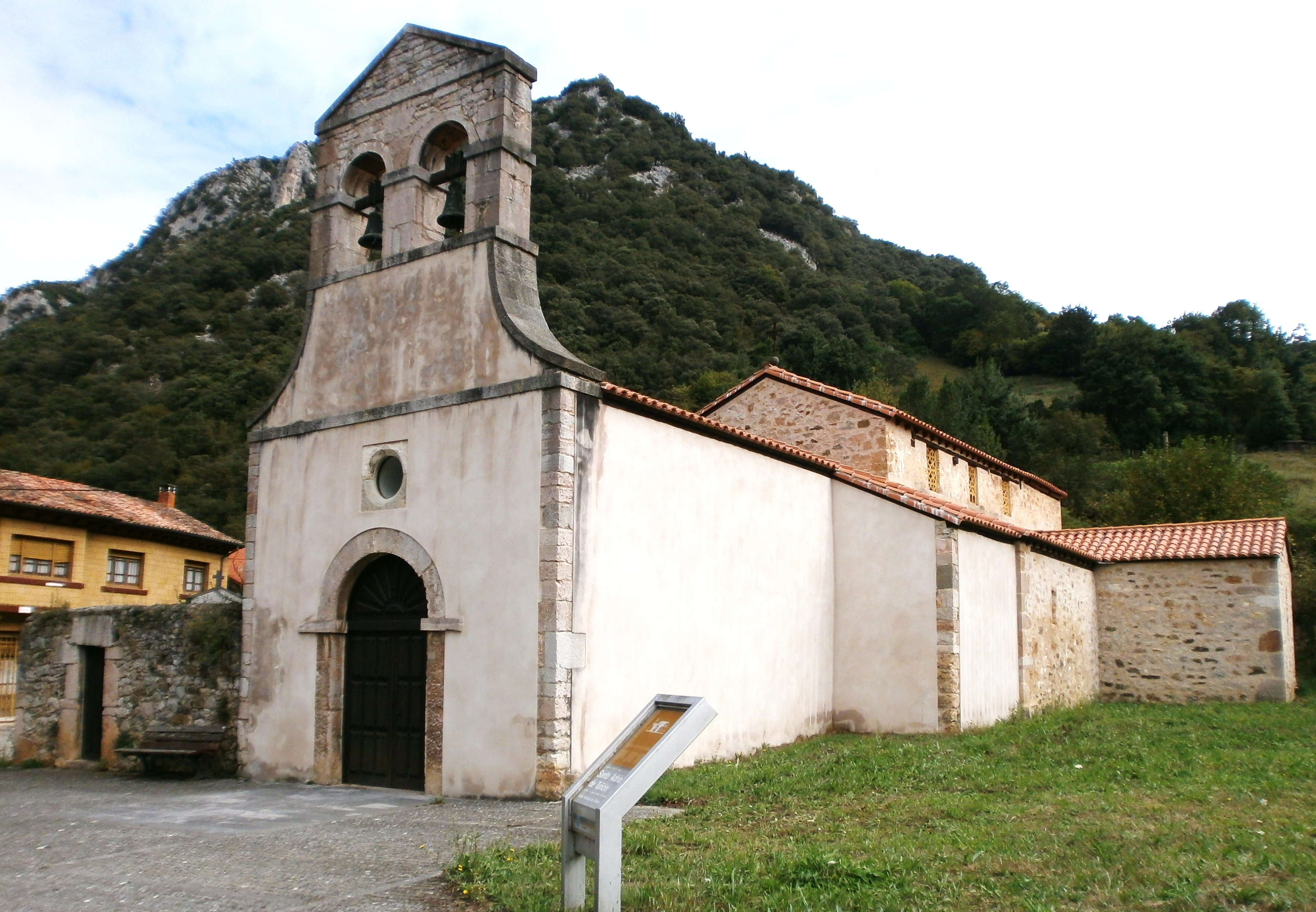 Santo Adriano de Tuñón